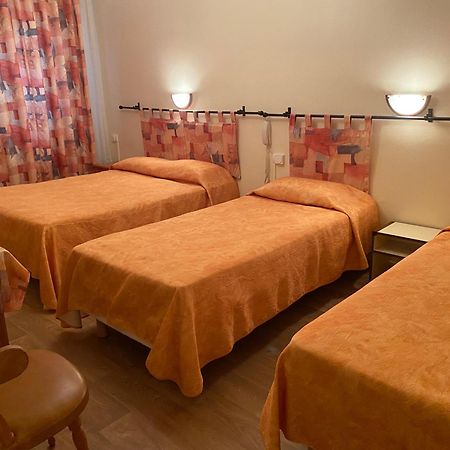 Hotel Bellevue De Tradition Familiale Morcenx Bagian luar foto