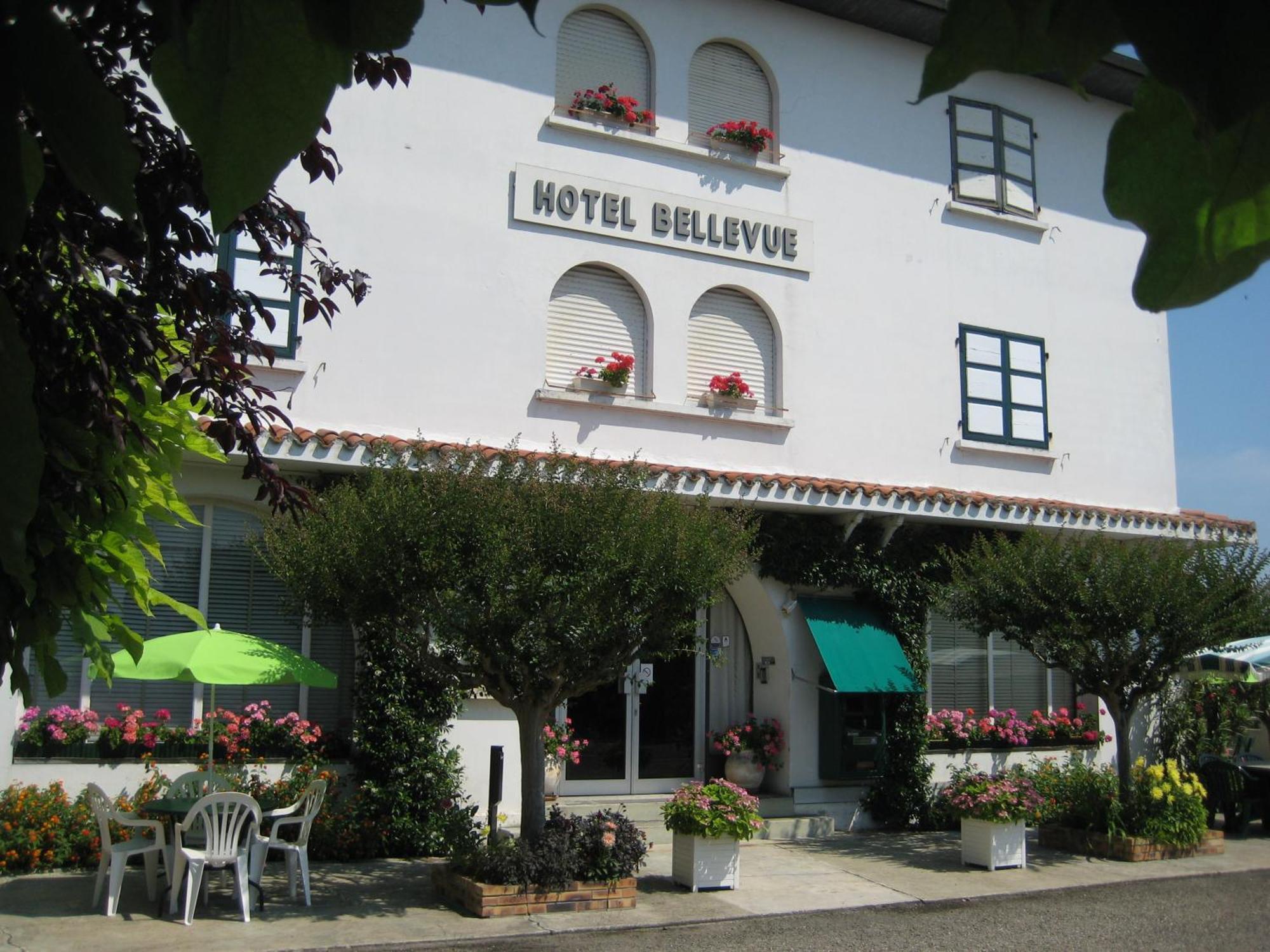 Hotel Bellevue De Tradition Familiale Morcenx Bagian luar foto