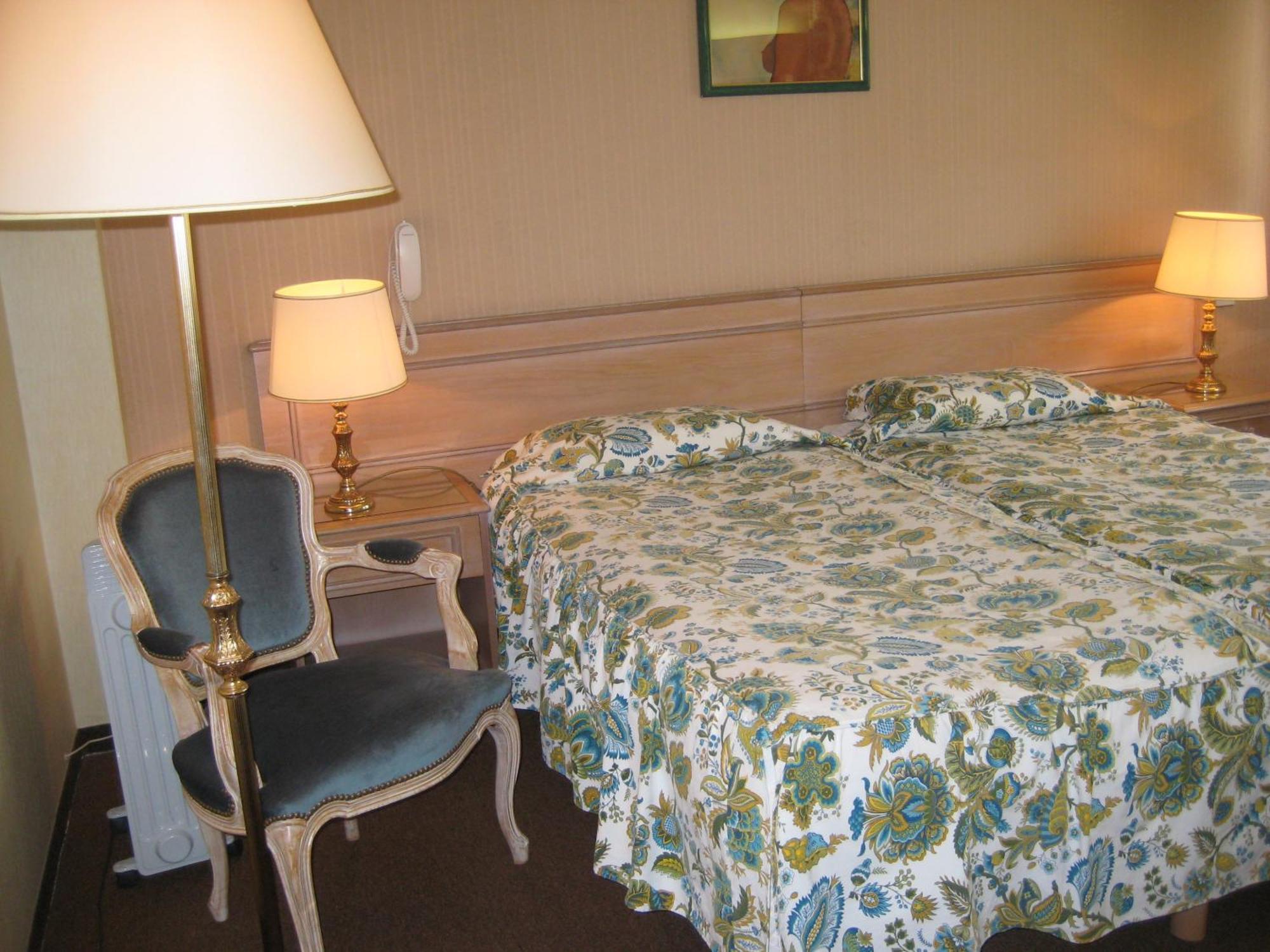 Hotel Bellevue De Tradition Familiale Morcenx Bagian luar foto
