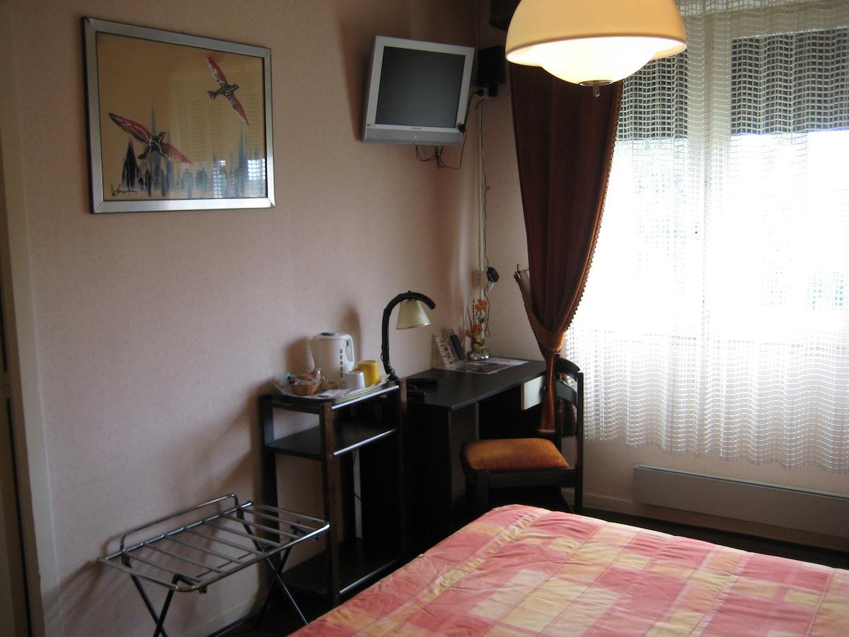 Hotel Bellevue De Tradition Familiale Morcenx Ruang foto