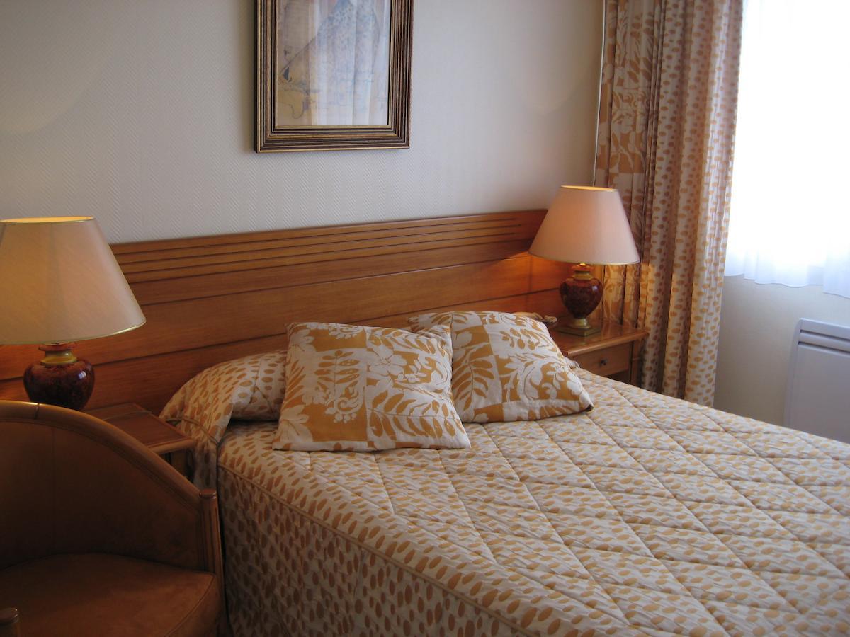 Hotel Bellevue De Tradition Familiale Morcenx Ruang foto